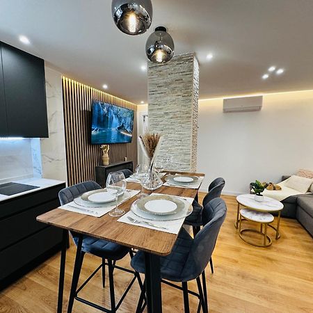 La Plaza Del Pilar Apartment Zaragoza Bagian luar foto