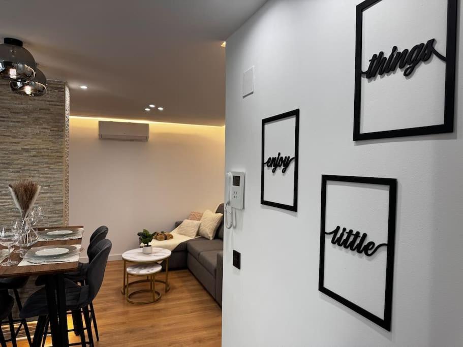 La Plaza Del Pilar Apartment Zaragoza Bagian luar foto