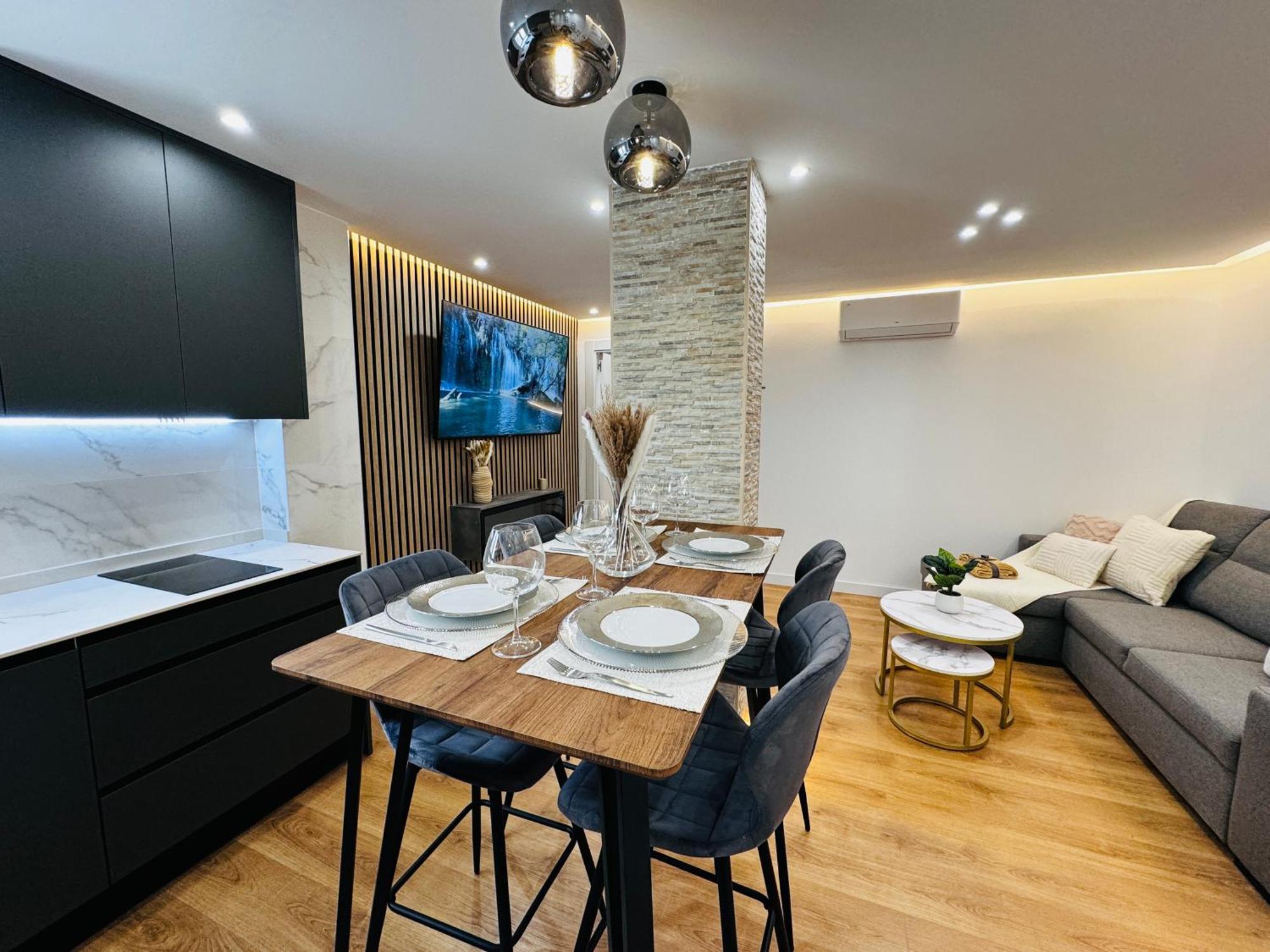 La Plaza Del Pilar Apartment Zaragoza Bagian luar foto