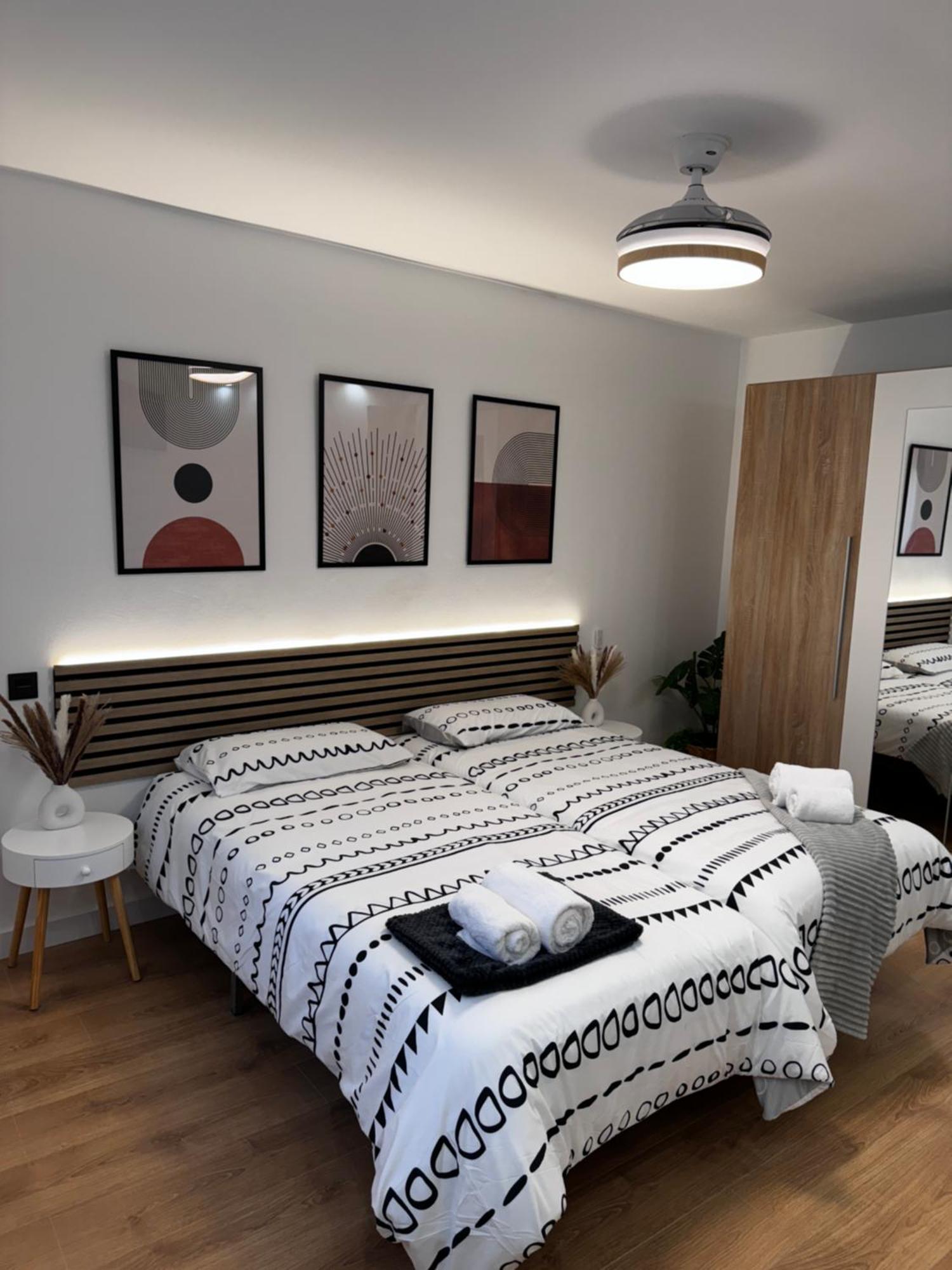 La Plaza Del Pilar Apartment Zaragoza Bagian luar foto